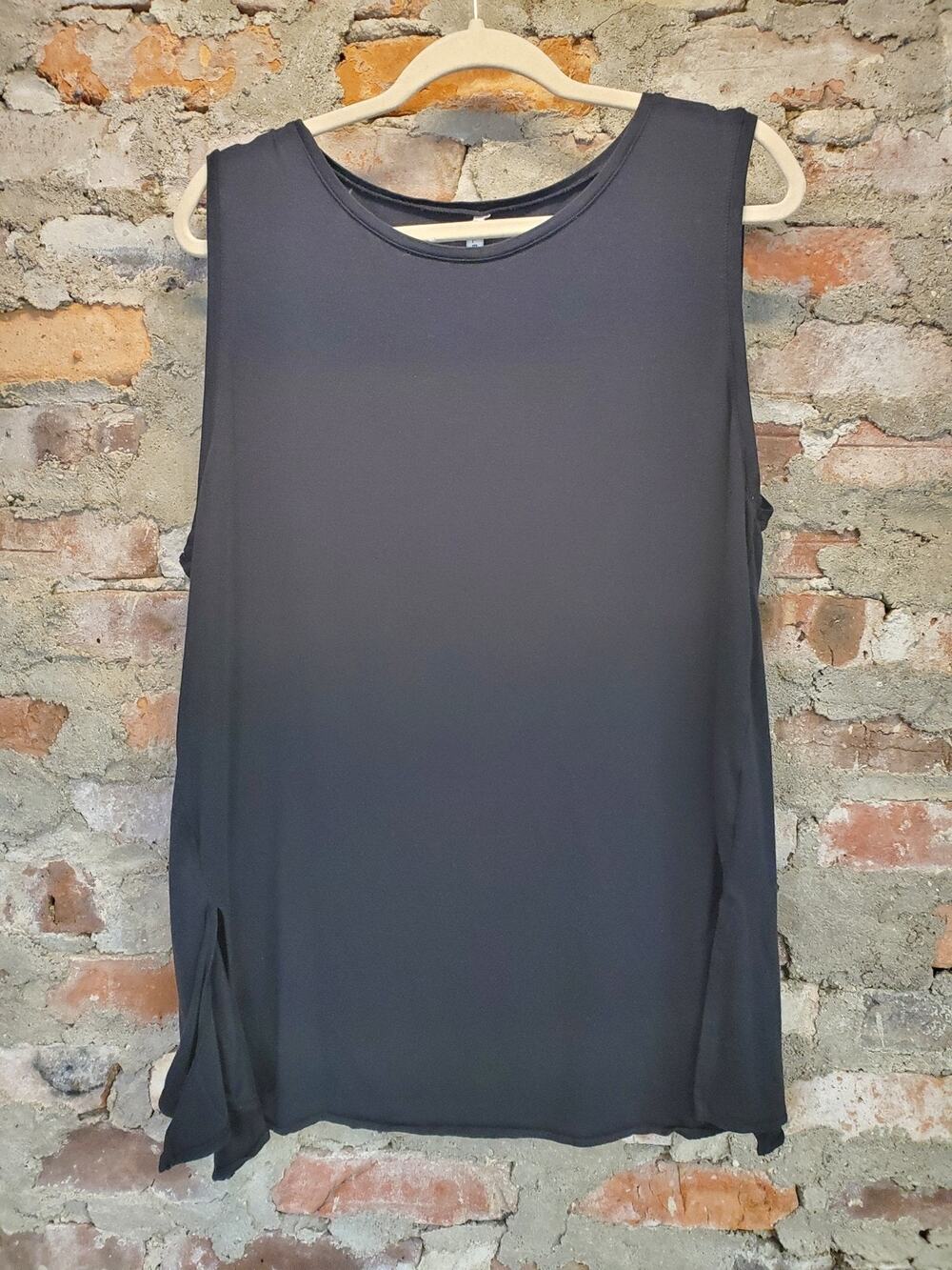 Fabletics Womens Tank Top XXL Black Side Slit Athletic Workout Sleeveless